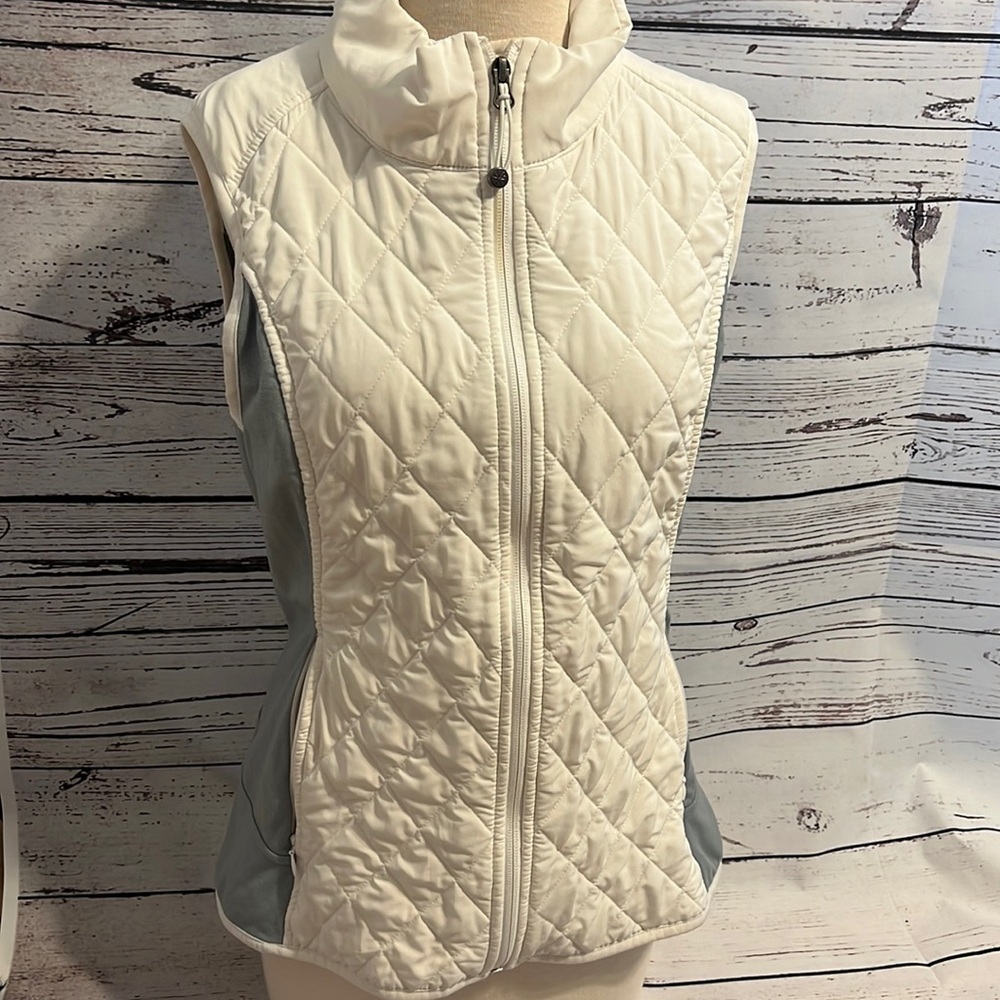 Athletica woman’s quilted lightweight vest